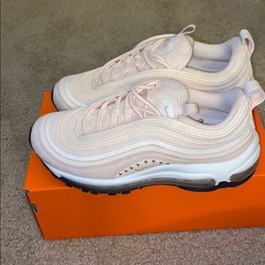 Women’s Nike air max